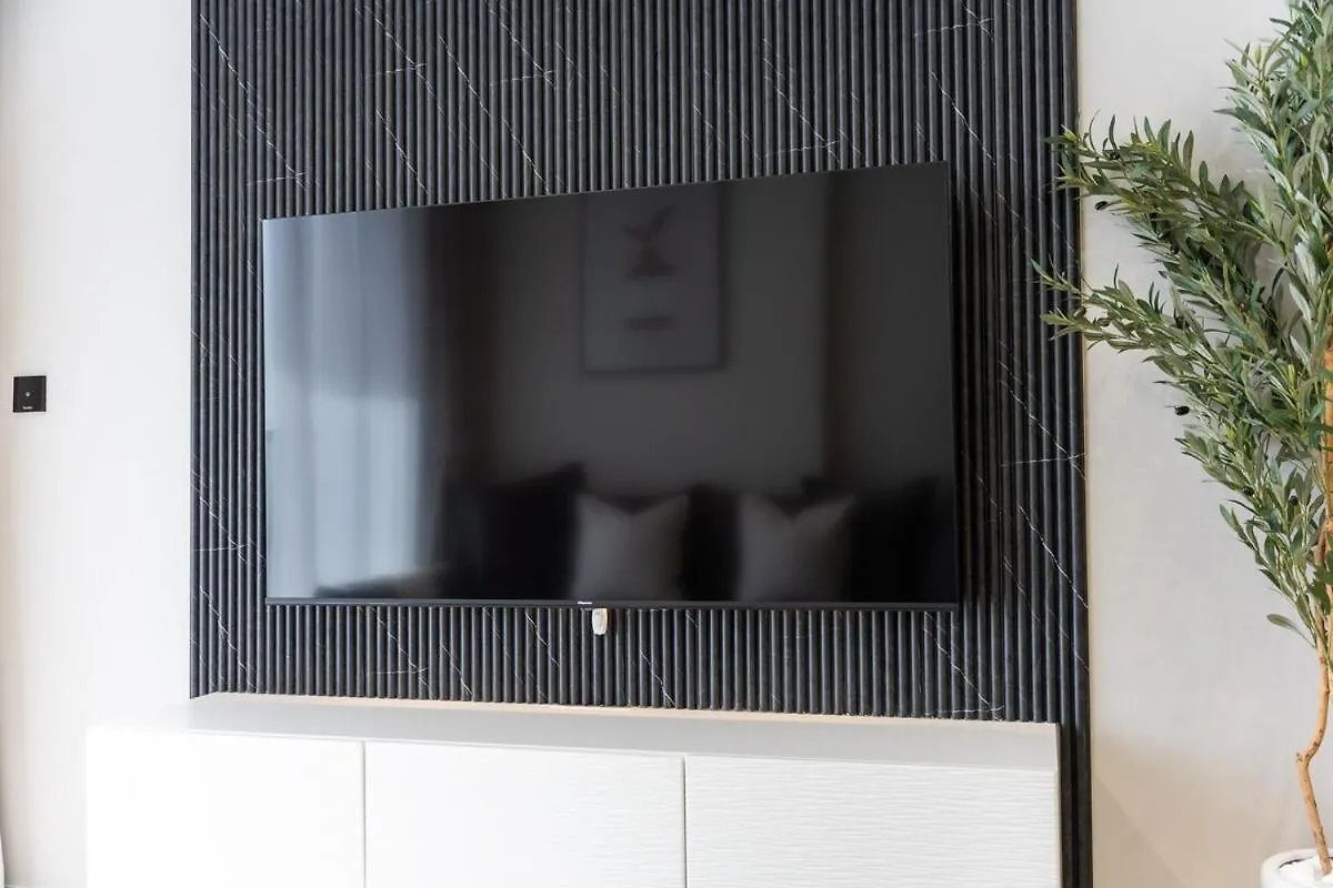 Cozy 1-Bedroom Apartment Perfect For 4 In Jvc Dubai